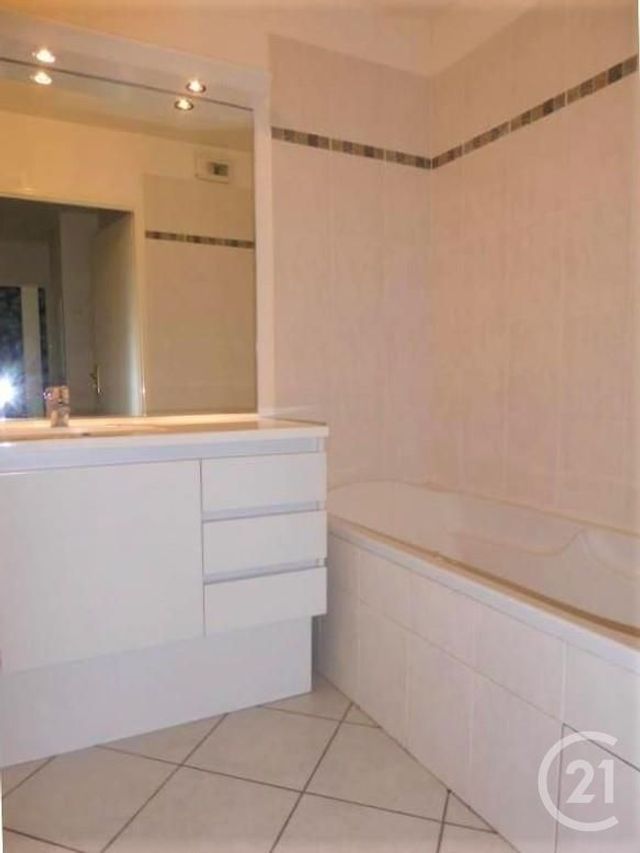 Appartement F3 à louer - 3 pièces - 64.0 m2 - MENNECY - 91 - ILE-DE-FRANCE - Century 21 Capitole Immobilier