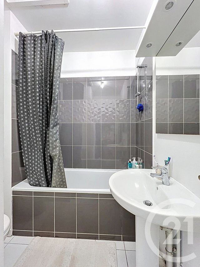 Appartement F4 à vendre - 4 pièces - 72.0 m2 - BRETIGNY SUR ORGE - 91 - ILE-DE-FRANCE - Century 21 Capitole Immobilier