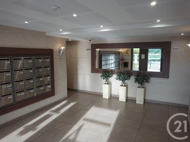 Appartement F2 à vendre - 2 pièces - 56.09 m2 - FLEURY MEROGIS - 91 - ILE-DE-FRANCE - Century 21 Capitole Immobilier