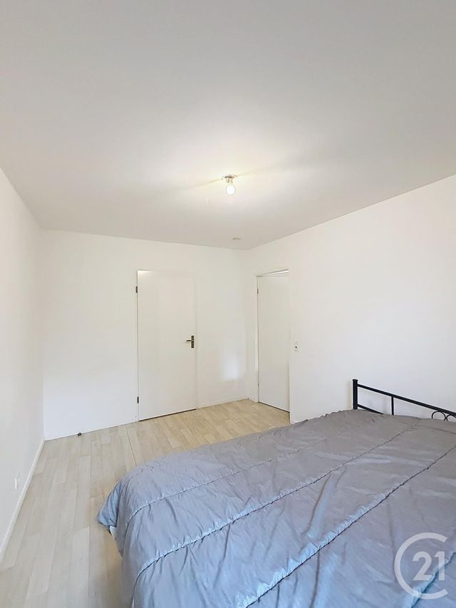 Appartement F2 à vendre - 2 pièces - 56.09 m2 - FLEURY MEROGIS - 91 - ILE-DE-FRANCE - Century 21 Capitole Immobilier