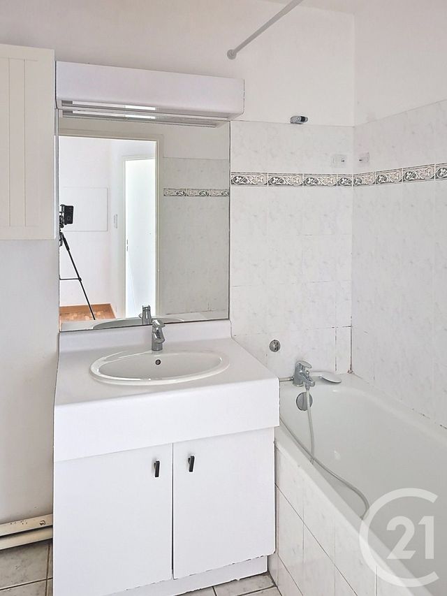 Appartement F3 à vendre - 3 pièces - 61.16 m2 - BRETIGNY SUR ORGE - 91 - ILE-DE-FRANCE - Century 21 Capitole Immobilier